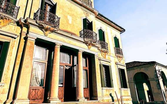 Brenta Riviera villa-túra Padovából, Villa Pisanival