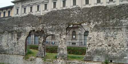 Roman Arena (Amphitheatre)