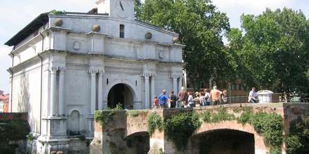Porta Ognissanti (of del Portello)