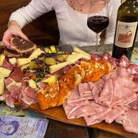 Food & Wine Pairings auf der Piazza dei Signori + professionelles Glas-Souvenir