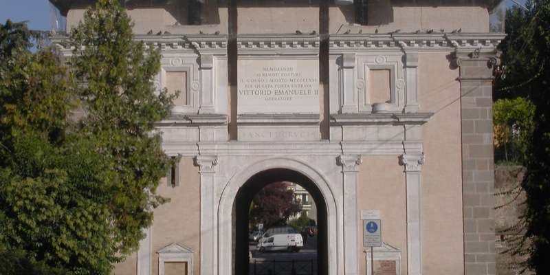 Porte de la Sainte-Croix
